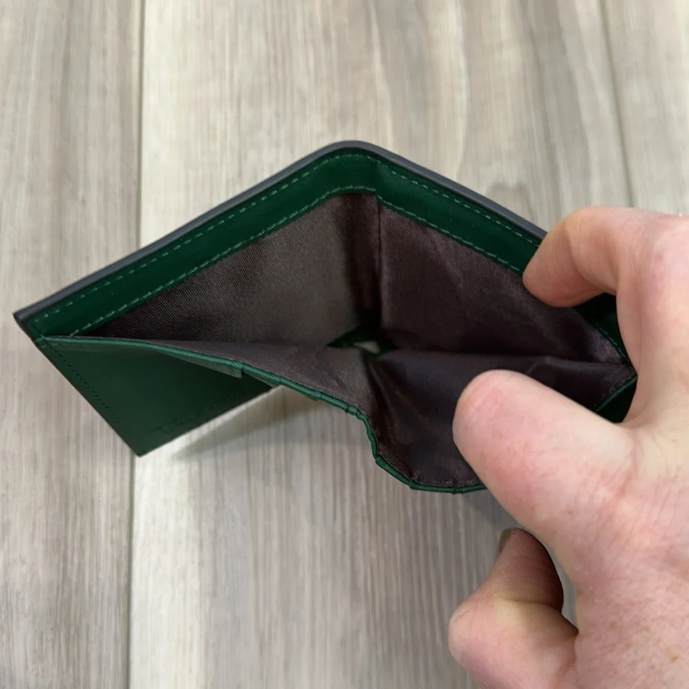 Travelambo green women’s bifold wallet